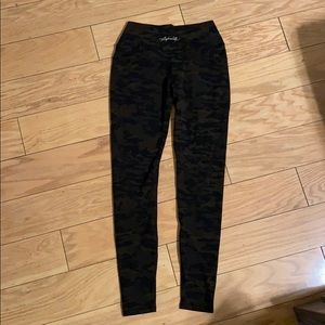 Alphalete Camo leggings